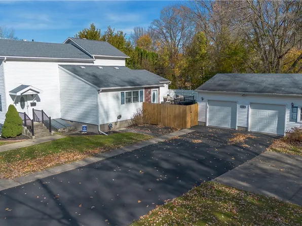 26 N Seneca St, Waterloo, NY 13165