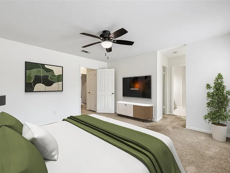 1653 W Sam Houston Pkwy S — Photo 11