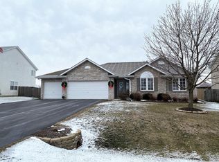 563 Applemint Ln, Roscoe, IL 61073