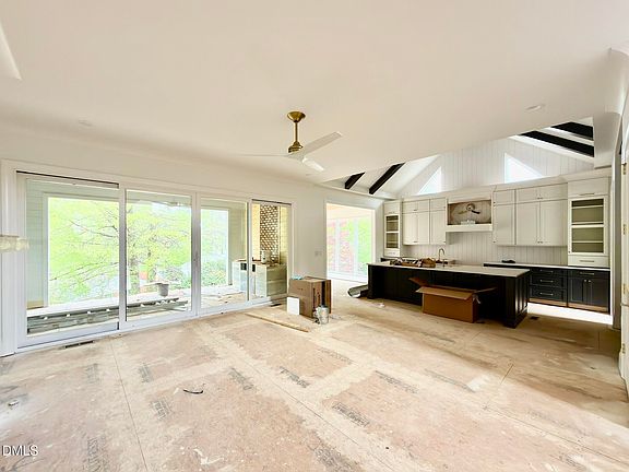 5th image of 3442 Redbud Ln