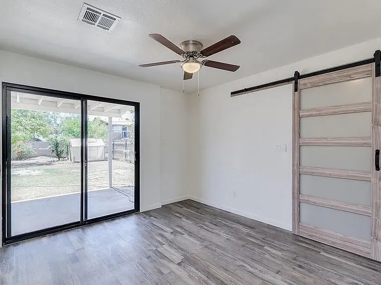 1221 E Henry St — Photo 15