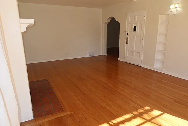 2 bed, 1570 sqft, $4,695 — Photo 3