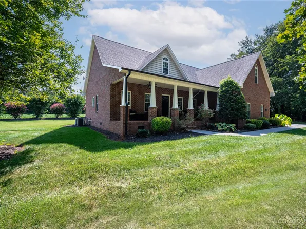 3330 Killian Rd, Lincolnton, NC 28092