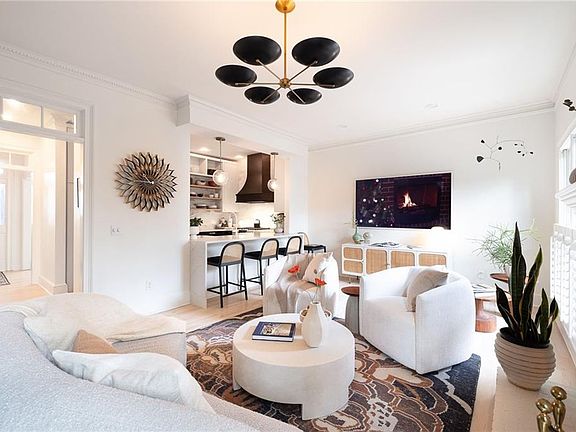 5th image of 237 Sycamore Pl