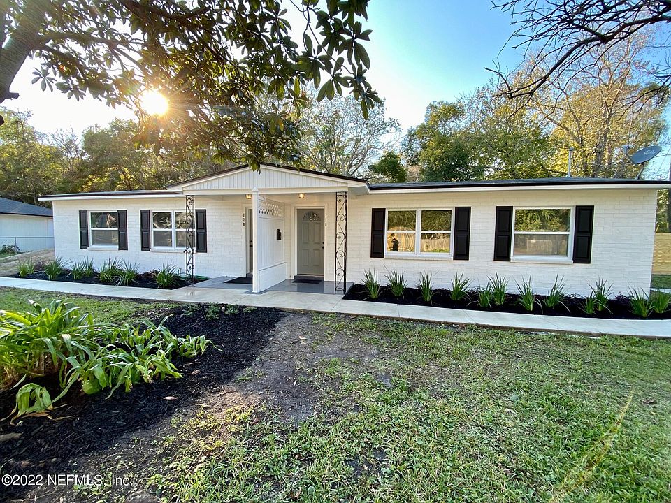 1st image of 718 Luna St