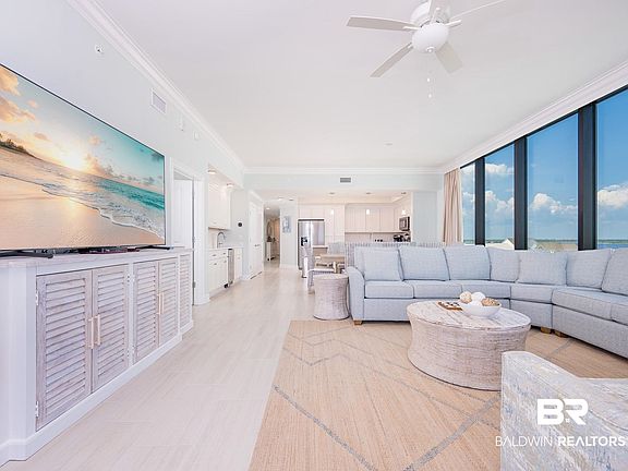 4th image of 533 E Beach Blvd #605
