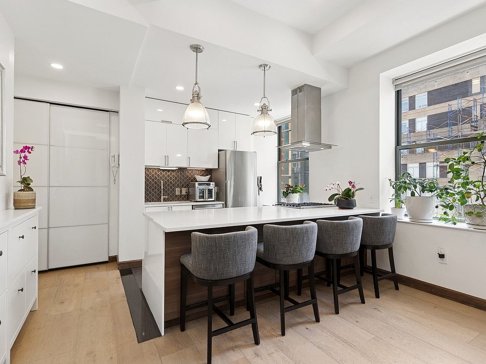 1st image of 99 John St APT 2503