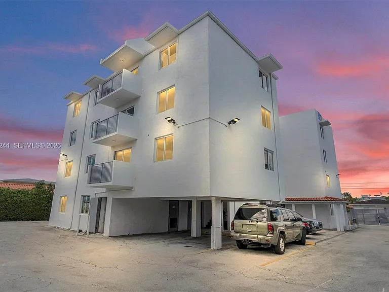 620 SW 10th St #301 — Photo 19