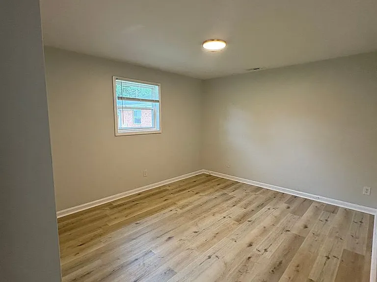 803 Oak St — Photo 8