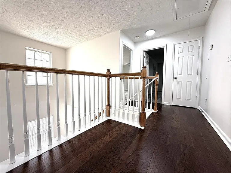 2150 Lexington Ln — Photo 15