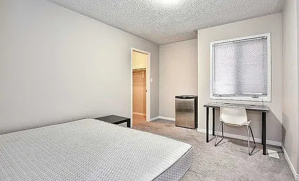 6 bed, 2.5 bath, $4,999 — Photo 2