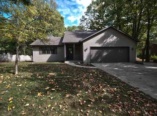 60398 Nottingham Ln, Elkhart, IN 46517