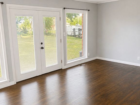 4th image of 801 N Brady Dr