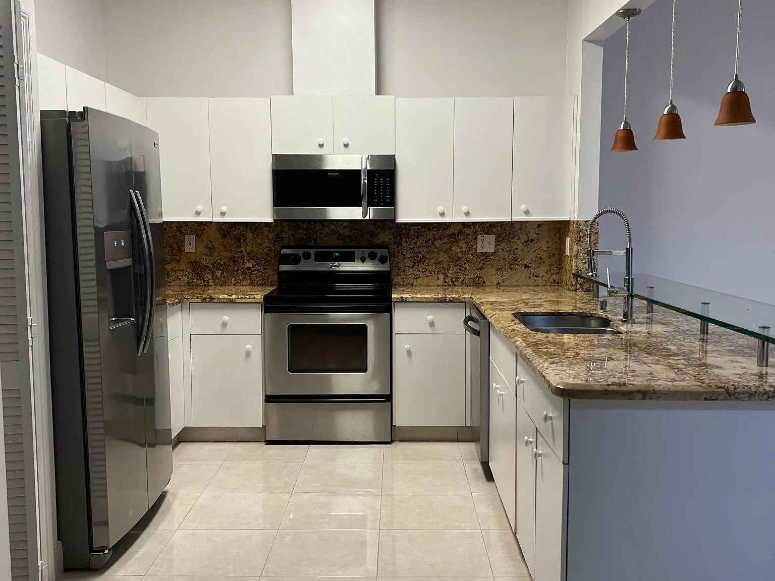 4 bed, 1838 sqft, $3,500 — Photo 4
