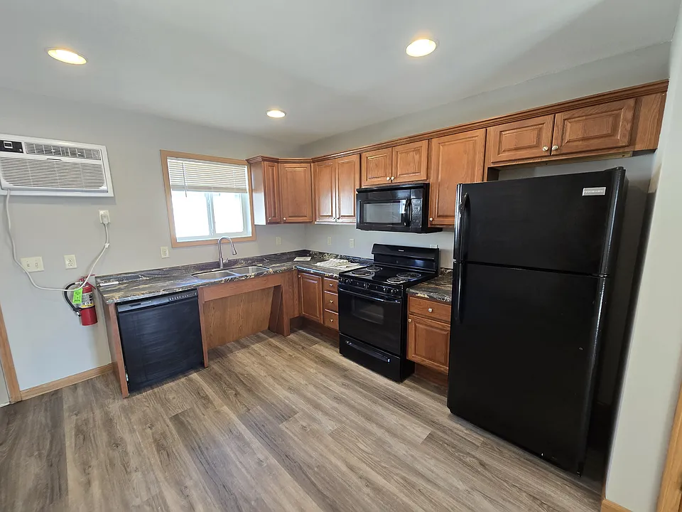 530 Cottonwood Dr #2