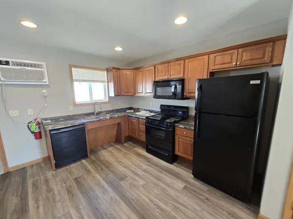 530 Cottonwood Dr #2, Winona, MN 55987
