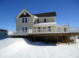 1427 S 18th Ave, West Bend, WI 53095