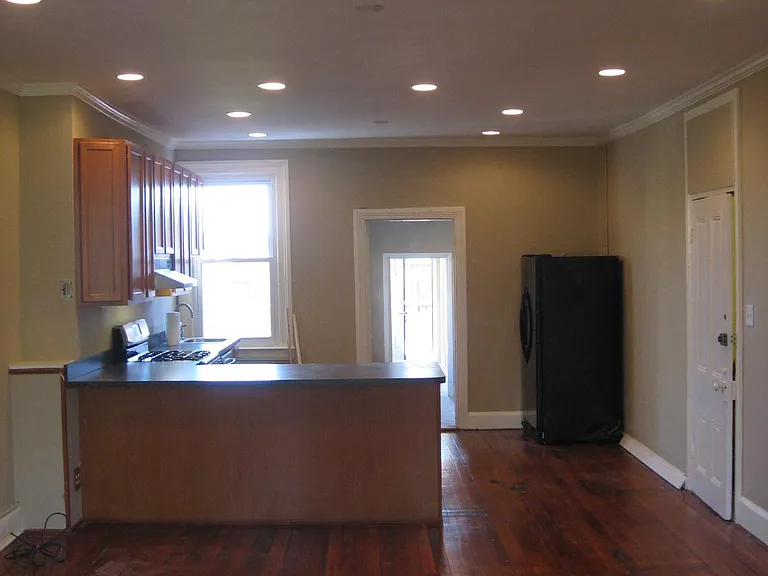 811 Hollins St #3 — Photo 5