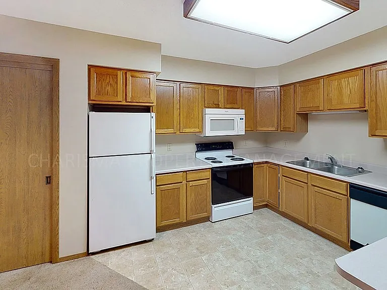 105 & 109 E Cedar St — Photo 7