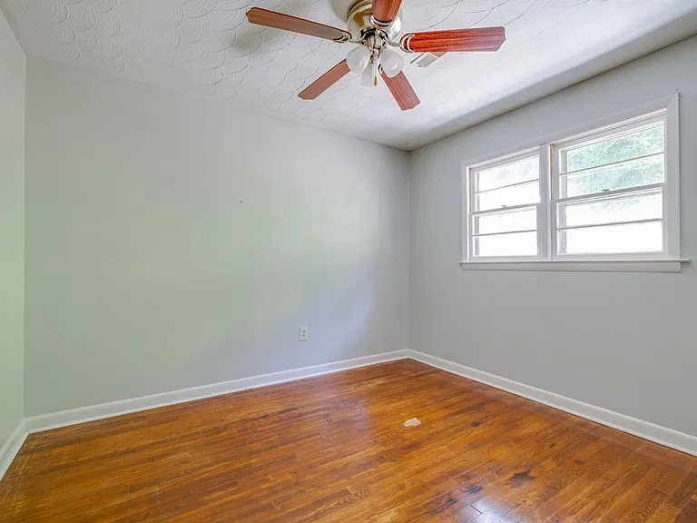 217 Banner St — Photo 11
