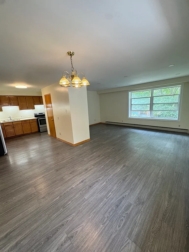 2 bed, 1000 sqft, $2,150 — Photo 3