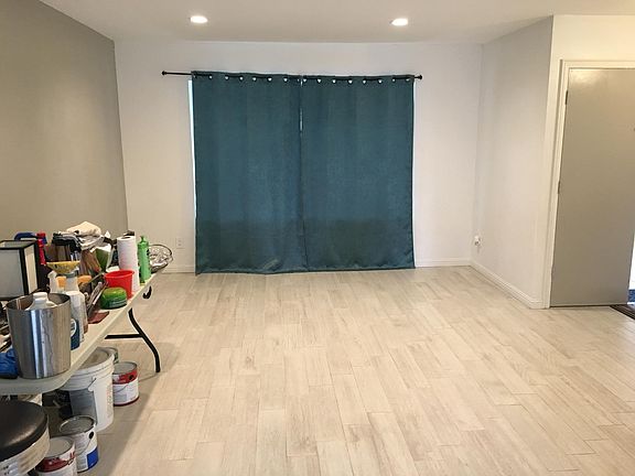 Living Room - table & stuff has been removed