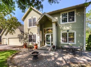 718 Brentwood Ln, Eagan, MN 55123