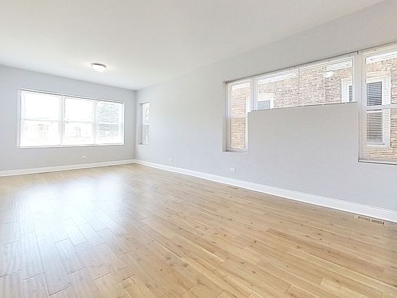 3rd image of 4920 W Warwick Ave