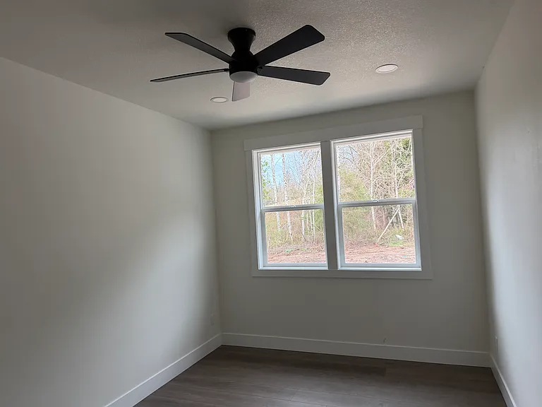 228 Alpenridge Rd — Photo 2