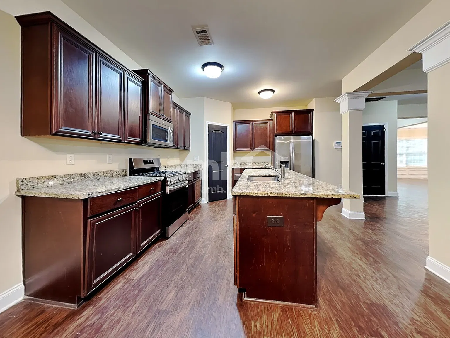 5 bed, 3.0 bath, 2728 sqft, $2,655 — Photo 4