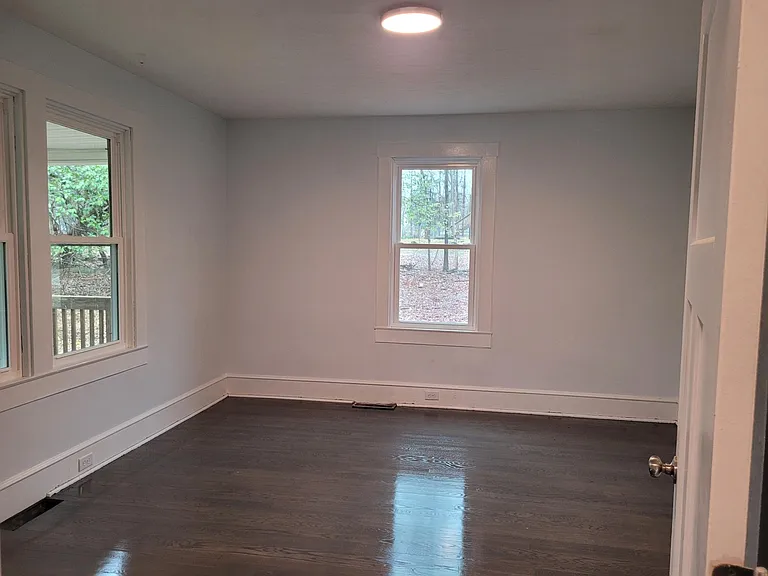 400 Arlington Rd — Photo 9