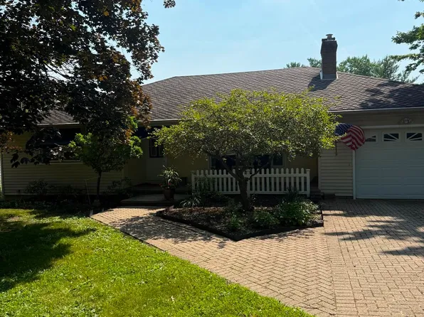 73 S Yorkshire Blvd, Youngstown, OH 44515