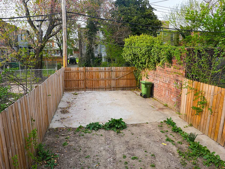 2942 Edmondson Ave — Photo 18