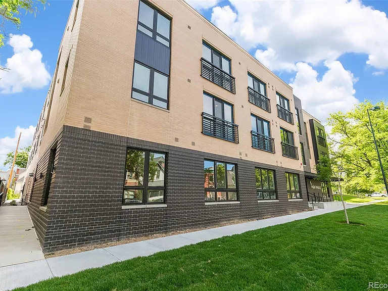 2120 N Downing St #210 — Photo 11