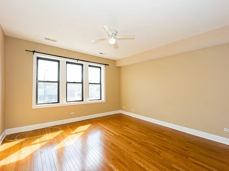 Square 37 Apartments — Photo 44