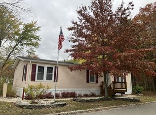 303 Woods End Ct #88, Spotswood, NJ 08884