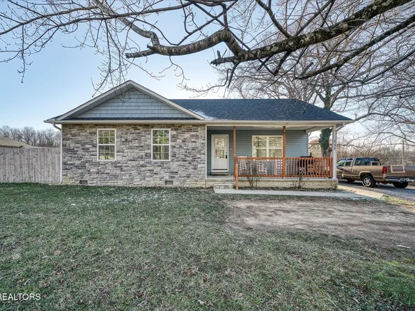 135 Wayne Ave, Crossville, TN 38555