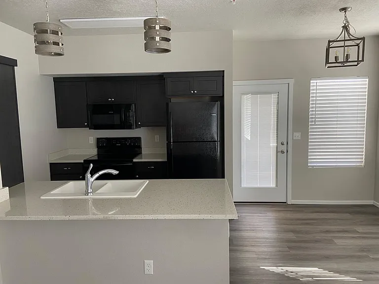 1595 W Hubbard Rd #201 — Photo 5