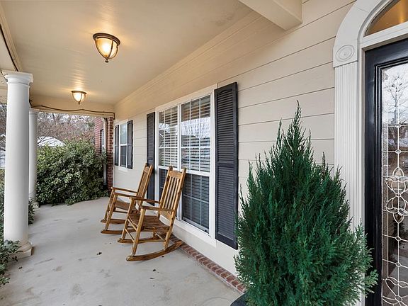 5th image of 438 Ashwood Bnd