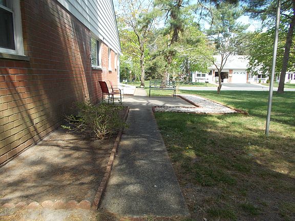 3rd image of 12A Bennington Ln