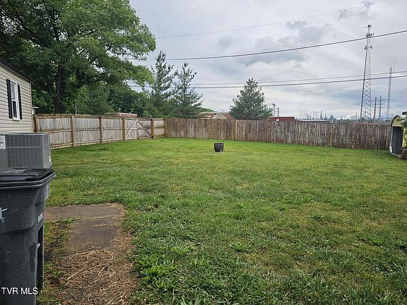 5th image of 2382 Hiwassee Cir #2382