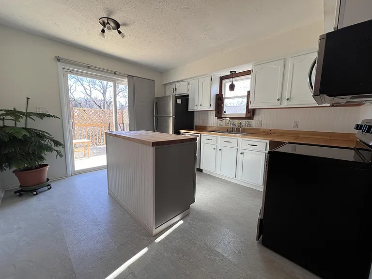 116 Ridgeley Rd — Photo 5