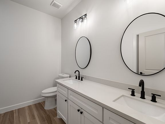 4th image of 3601 Hidalgo Cir #B