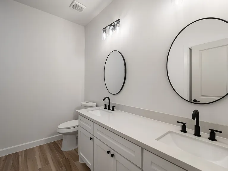 3601 Hidalgo Cir #B — Photo 4