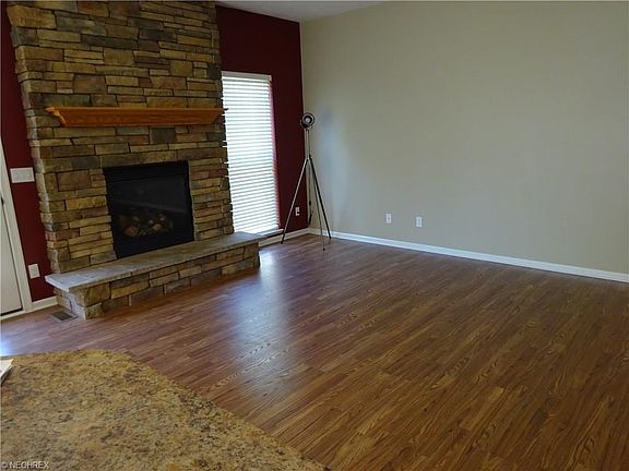 5th image of 951 Tradewinds Cv Unit F