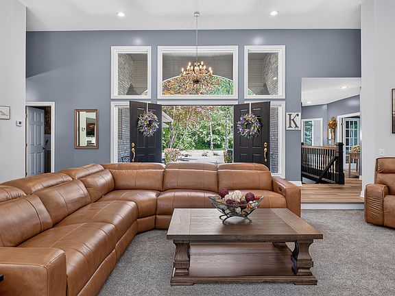 3rd image of 4929 Country Ln