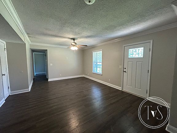 3rd image of 528 Ashmore Rd