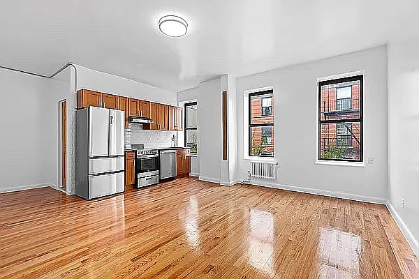 1st image of 122 Norfolk St APT 27