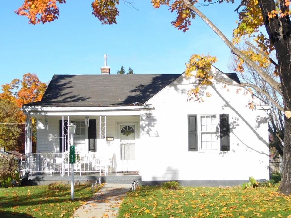 1st image of 2135 Cedar Ave