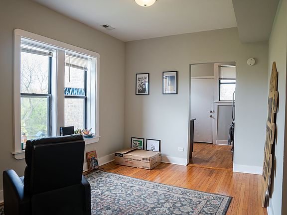 3rd image of 3002-10 W Ainslie St #3006-3E